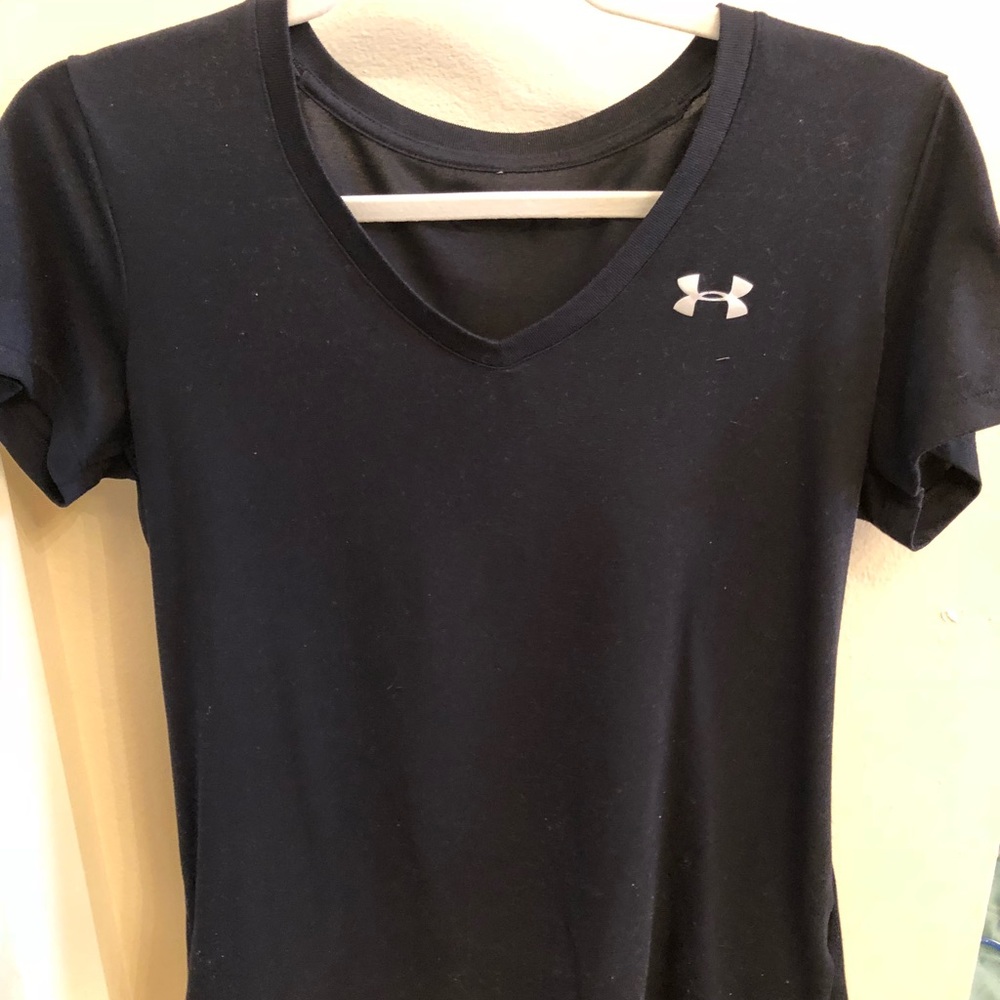 M Under Armour T-shirt